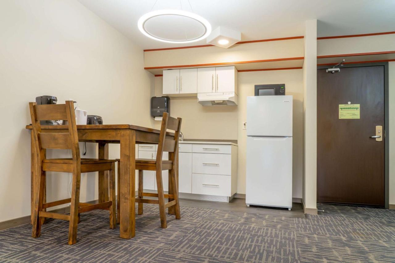 Quality Inn Sunshine Suites Terrace Extérieur photo