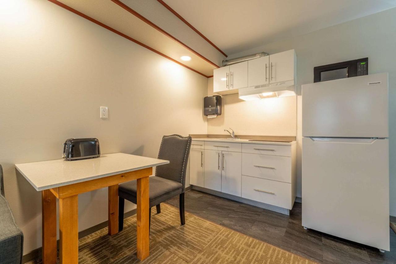 Quality Inn Sunshine Suites Terrace Extérieur photo